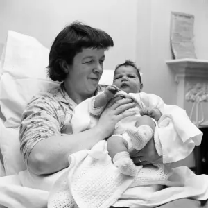 Annie Selina Pirie (34) from Lymington Hants, with her new born baby son Ian Keith Pirie Annie Selina Pirie (34) from Lymington Hants, with her new born baby son Ian Keith Pirie