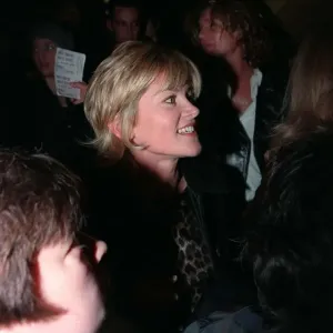 Anthea Turner TV Presenter October 1998 Arriving at the Savoy Theatre for Anthea Turner TV Presenter October 1998 Arriving at the Savoy Theatre for
