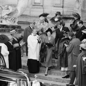 Anthony Andrews as King Edward VIII and Jane Seymour as Wallis Simpson on the set of Anthony Andrews as King Edward VIII and Jane Seymour as Wallis Simpson on the set of