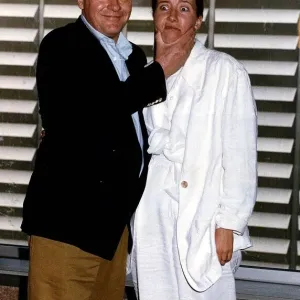 Anthony Hopkins acteur avec l'actrice Emma Thompson avant de partir pour Los Angeles.