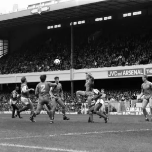 Arsenal 3 v. Chelsea 1. Division One Football. October 1986 LF20-14-023