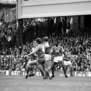 Arsenal 3 v. Chelsea 1. Division One Football. October 1986 LF20-14-015