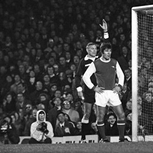 Arsenal v Newcastle United. Final score 5-3 to Arsenal. 4th December 1976