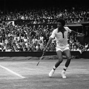 Arthur Ashe playing against Jimmy Connors in the Wimbledon Gentlemens Singles final Arthur Ashe playing against Jimmy Connors in the Wimbledon Gentlemens Singles final