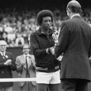 Arthur Robert Ashe, Jr. (July 10, 1943 - February 6, 1993) was an American World No Arthur Robert Ashe, Jr. (July 10, 1943 - February 6, 1993) was an American World No