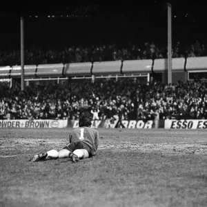 Aston Villa 5 - 1 Liverpool Print, Villa Park, December 1976