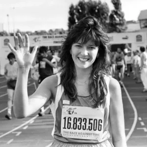 Der Leichtathlet Steve Cram und seine Frau Karen Cram nehmen an der Sport-Aid-Rennen gegen die Zeit teil