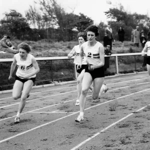 Dorothy Hyman in 4 x 110 yards Ladies Relay Trials Print