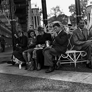 August bank Holiday - Scenes in London - August 1953 Street scene