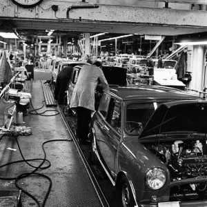 Austin Mini assembly line night shift print, 29th September 1967