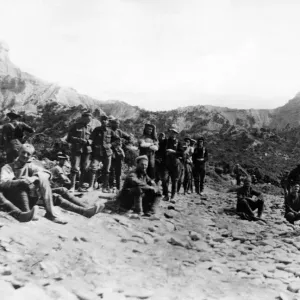 Australians at Anzac Cove awaiting the arrival of Turkish prisoners of war Circa May 1915 Australians at Anzac Cove awaiting the arrival of Turkish prisoners of war Circa May 1915