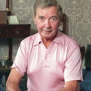 AUTHOR - DICK FRANCIS AT HOME 31 / 08 / 1994
