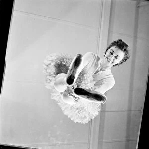 Ballet Dancer. Valerie Tayler. January 1953 D275