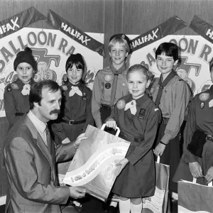Balloon race winner Nina Lockwood, of the 73rd Huddersfield Moldgreen brownies Balloon race winner Nina Lockwood, of the 73rd Huddersfield Moldgreen brownies