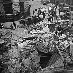 The Bank of England and Royal Exchange after the raid during the night of 11 January 1941