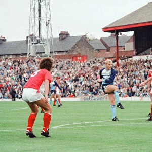 Barnsley 1-1 Middlesbrough, Division Two league match at the Oakwell Ground