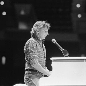 Barry Manilow in rehearsals for his concert at Hartford Civic Center, Hartford