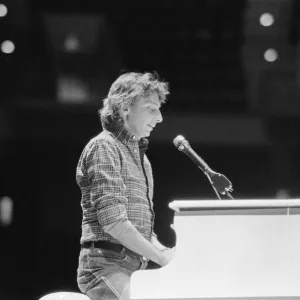 Barry Manilow in rehearsals for his concert at Hartford Civic Center, Hartford Barry Manilow in rehearsals for his concert at Hartford Civic Center, Hartford