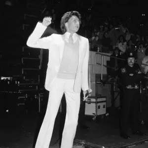Barry Manilows grand entrance to his concert at Hartford Civic Center, Hartford Barry Manilows grand entrance to his concert at Hartford Civic Center, Hartford