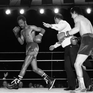 Barry McGuigan vs Eusebio Pedroza at Queens Park Rangers football stadium, Loftus Road Barry McGuigan vs Eusebio Pedroza at Queens Park Rangers football stadium, Loftus Road