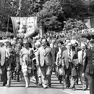 Bedlington Miners Picnic - Tony Benn (right) and Judith Hart amongst the marchers at