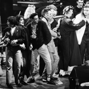 Ben Volpeliere-Pierrot, Boy George et Meat Loaf se produisent sur scène pour 