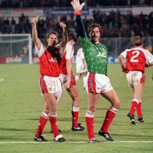 Benfica v Arsenal 1991 Coupe d'Europe Paul Merson et David Seaman. Benfica v Arsenal 1991 Coupe d'Europe Paul Merson et David Seaman.