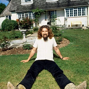 Billy Connolly outside house in Drymen June 1980 A©mirrorpix