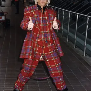 Billy Idol Pop Singer Leaving Heathrow Airport for Paris where he is to do a show DBase Billy Idol Pop Singer Leaving Heathrow Airport for Paris where he is to do a show DBase