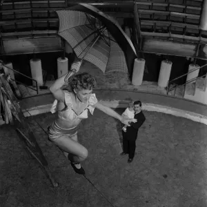 Il Circo di Billy Smarts. Margaret Stey. Dicembre 1952 C5903-001 Il Circo di Billy Smarts. Margaret Stey. Dicembre 1952 C5903-001