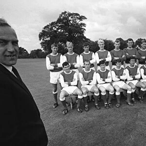 Billy Wright Arsenal manager with his team at the start of the 1965 / 66 season