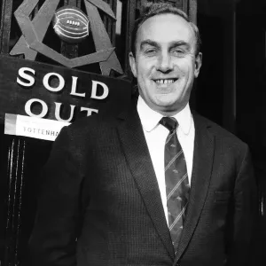 Billy Wright, mánager del Arsenal Football Club en 1963 y ex Wolves. Billy Wright, mánager del Arsenal Football Club en 1963 y ex Wolves.