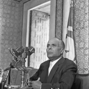 Print of Tunisian President Habib Bourguiba addressing the press in 1961