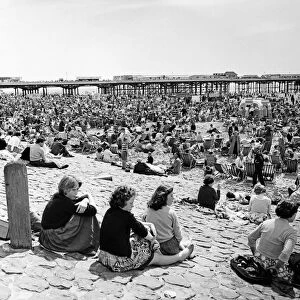 Blackpool beach, the crowded beach at Blackpool central, Lancashire