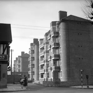 Immeuble, Hammersmith Londres, 8 février 1949. Immeuble, Hammersmith Londres, 8 février 1949.