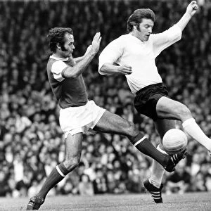 Bloor (Stoke) Challenges Graham (Arsenal). August 1971 P034523