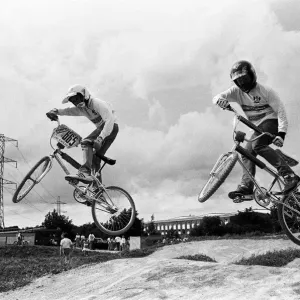 Piste de BMX ouvre à Waterloo Meadows, Reading. 26 juillet 1986. Piste de BMX ouvre à Waterloo Meadows, Reading. 26 juillet 1986.