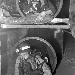 Bob Nesbitt (top) and Norman Bell train in the heat and humidity chamber at Ashington Bob Nesbitt (top) and Norman Bell train in the heat and humidity chamber at Ashington