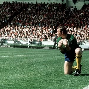 Bob Wilson FA Cup final 1971 Arsenal Liverpool football on knees holding ball to chest