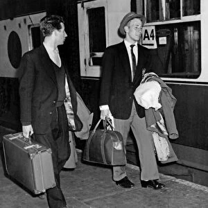 Bobby Charlton (right) at Preston Station with the Manchester United team as they leave