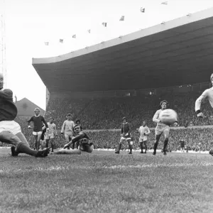 Print of Bobby Charlton scoring Manchester United's 2nd goal Print of Bobby Charlton scoring Manchester United's 2nd goal