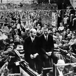 Bobby and Jackie Charlton farewell Parade. April 1973 April 1973 P012423 Bobby and Jackie Charlton farewell Parade. April 1973 April 1973 P012423