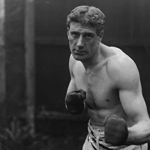 Bombardier Billy Wells poses for the Daily Mirror prior to his fight against Gunner Moir