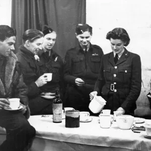 Bomber crews enjoying tea after a night raid on Germany. Circa September 1941 Bomber crews enjoying tea after a night raid on Germany. Circa September 1941