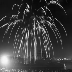 Bonfire night lights up the sky as the fireworks explode over the Tees at the Teesdale Bonfire night lights up the sky as the fireworks explode over the Tees at the Teesdale