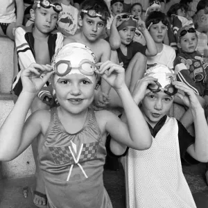 Kirklees Stadtrat (BOK) Haiwalen Schwimmen-Wettbewerb am Cambridge-Road-Bad