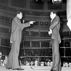 Boxing at Albert Hall. Mohammad Ali and John Conteh. December 1974
