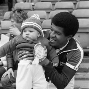 BPM MEDIA FILER Howard Gayle, Birmingham City football player with mascot BPM MEDIA FILER Howard Gayle, Birmingham City football player with mascot