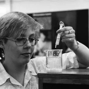 Brakenhale School Feature, Bracknell, Berkshire, 15th January 1986. Biology Brakenhale School Feature, Bracknell, Berkshire, 15th January 1986. Biology
