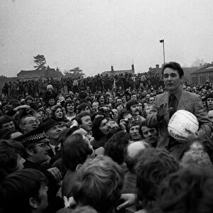 Brian Clough Ashbourne Race 1975 talking to crowd ball under arm